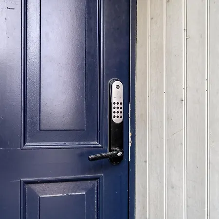 Lägenhet Solsiden Modern Stay: King Beds, Private Entry *