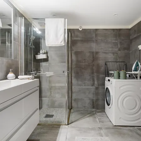 Lägenhet Solsiden Modern Stay: King Beds, Private Entry *