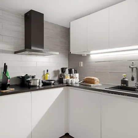 Solsiden Modern Stay: King Beds, Private Entry * Trondheim