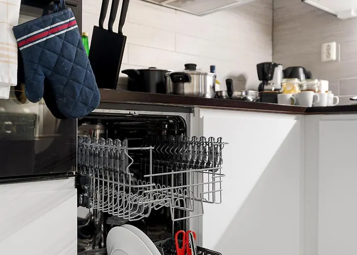 Solsiden Modern Stay: King Beds, Private Entry Appartement