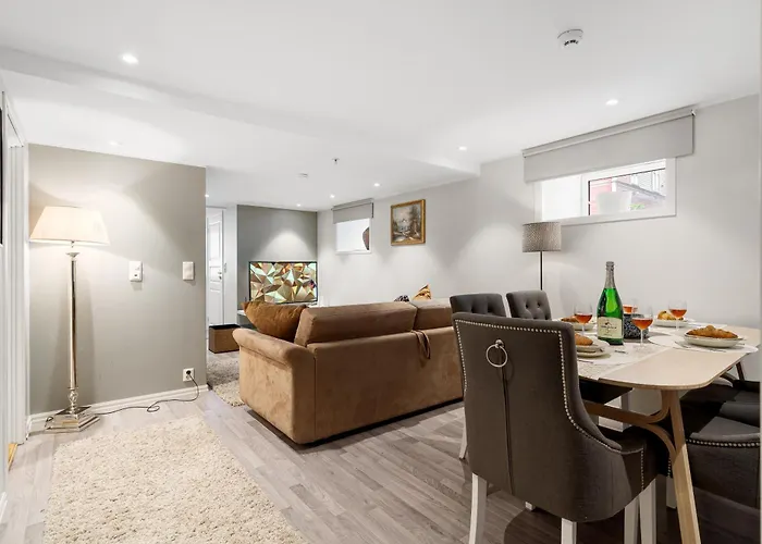 Leilighet Solsiden Modern Stay: King Beds, Private Entry *