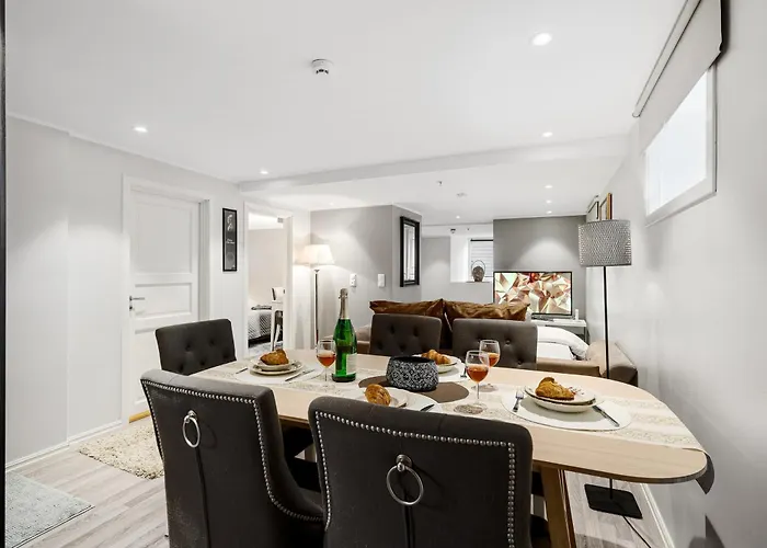 公寓 Solsiden Modern Stay: King Beds, Private Entry 特隆赫姆