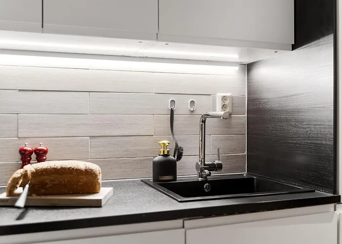 公寓 Solsiden Modern Stay: King Beds, Private Entry *